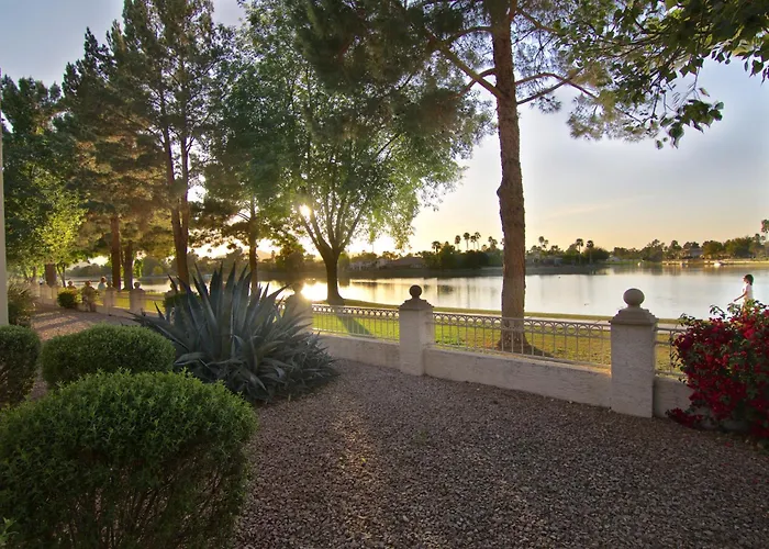 Holiday home 1st Flr, Enclosed Patio, Mercado Shops, Walkable *