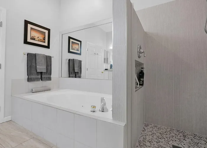 1st Flr, Enclosed Patio, Mercado Shops, Walkable Holiday home