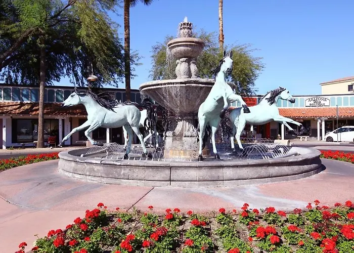 1st Flr, Enclosed Patio, Mercado Shops, Walkable Holiday home Scottsdale