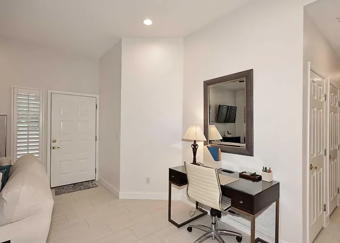 1st Flr, Enclosed Patio, Mercado Shops, Walkable Holiday home *
