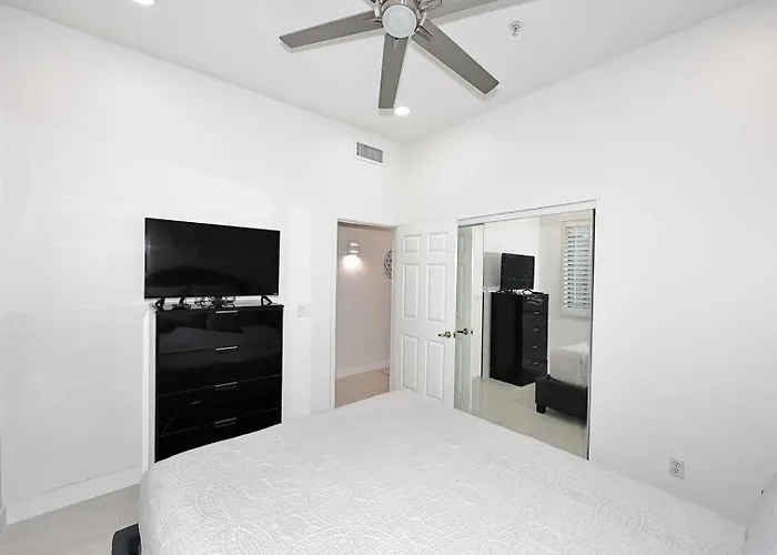 1st Flr, Enclosed Patio, Mercado Shops, Walkable Holiday home *