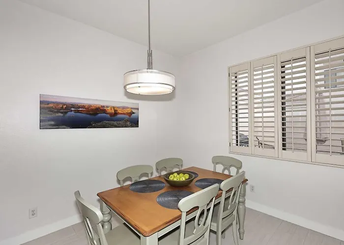 1st Flr, Enclosed Patio, Mercado Shops, Walkable Holiday home Scottsdale