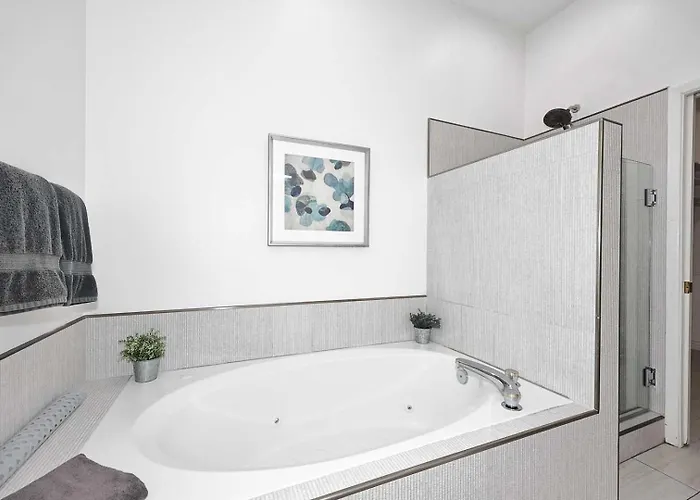 1st Flr, Enclosed Patio, Mercado Shops, Walkable *