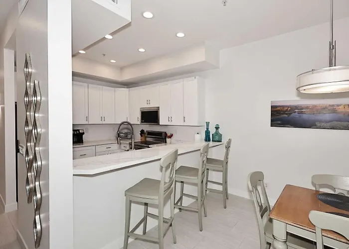 1st Flr, Enclosed Patio, Mercado Shops, Walkable * Scottsdale