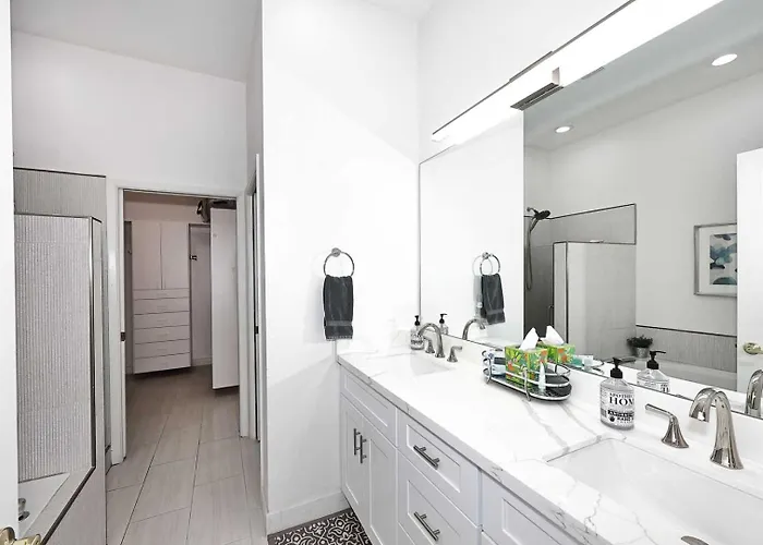 1st Flr, Enclosed Patio, Mercado Shops, Walkable Holiday home *